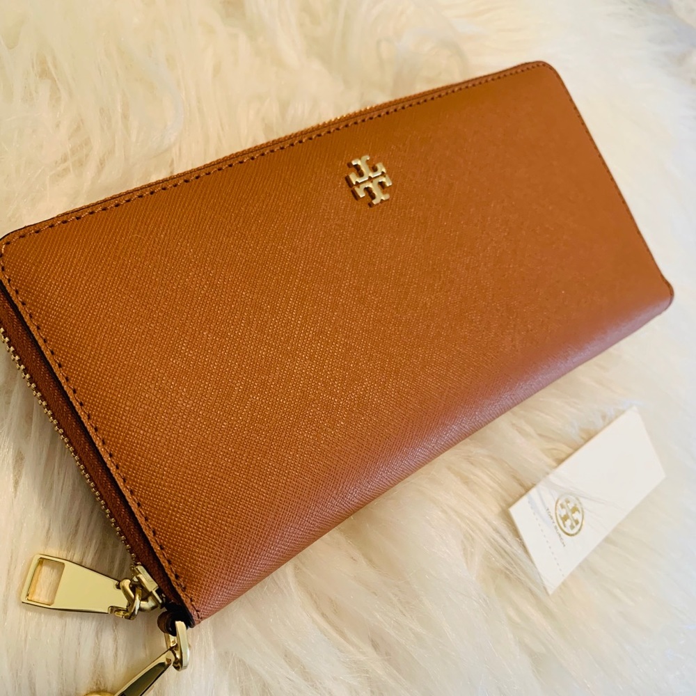 SOLD!!!!Tory Burch Wallet